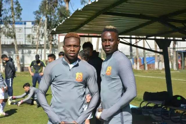 卓尔冬训总结:热身赛2胜1负引援有思想 美女老