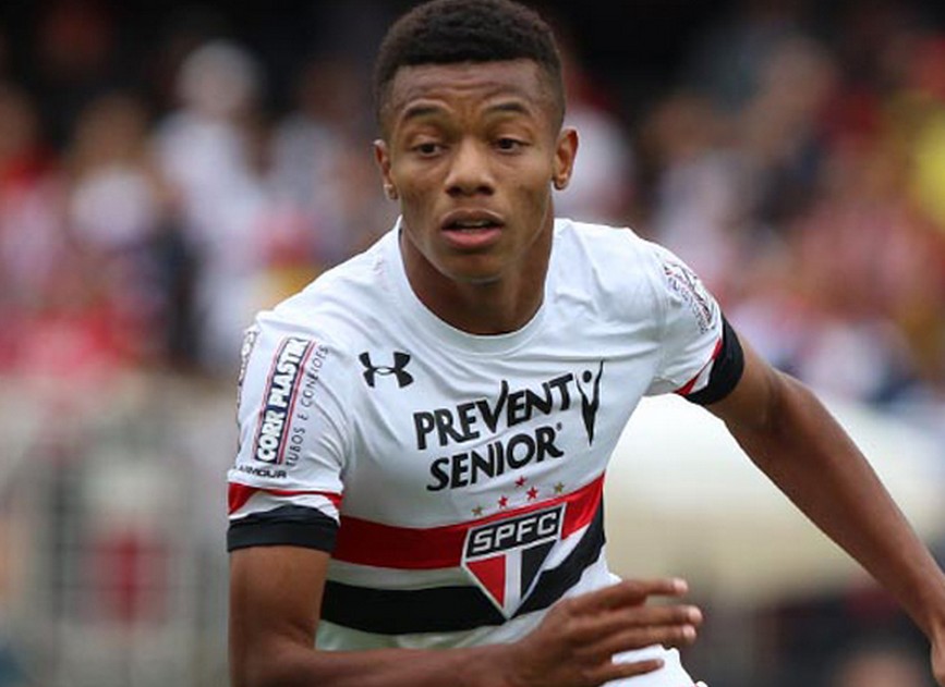 阿贾克斯官方宣布,球队签下了圣保罗新星内雷斯(david neres).