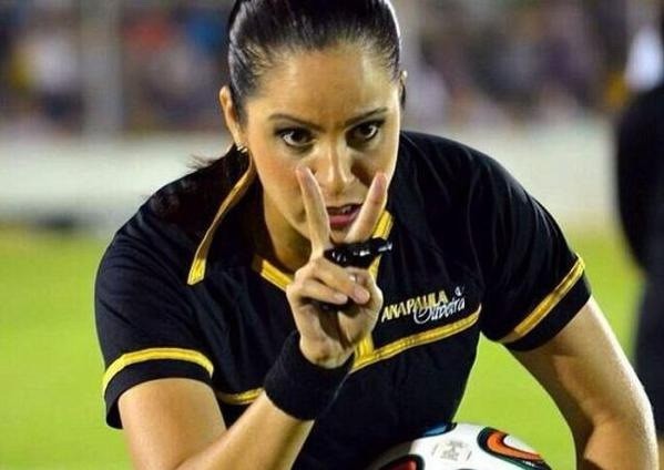 第12章 犯规与不正当行为 - 2. 间接任意球