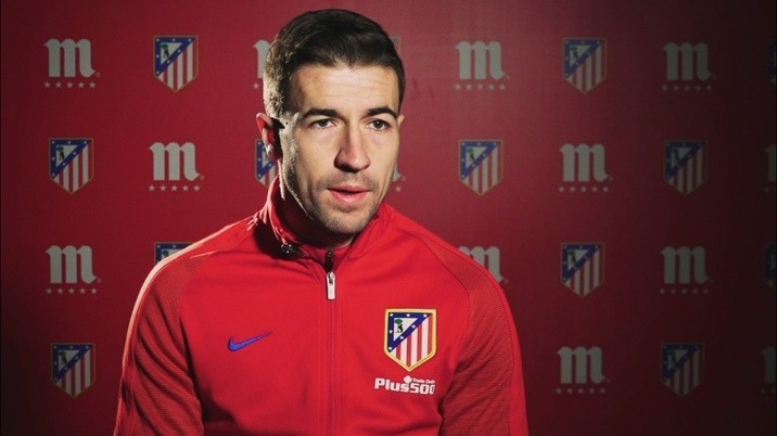 新闻正文 加比接受了马竞官网的采访,他承认国王杯被巴萨淘汰是一次