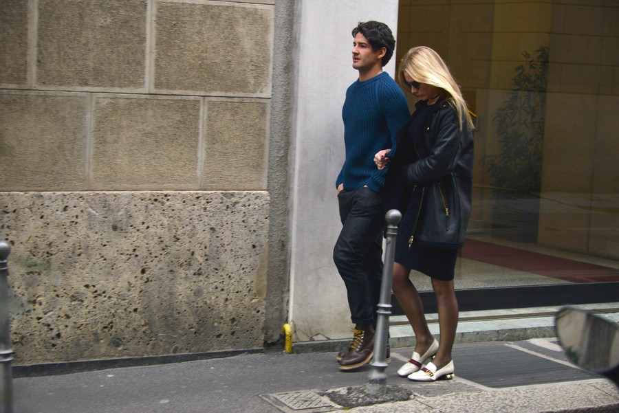 图集:帕托与女友现身米兰,街拍好似时尚大片