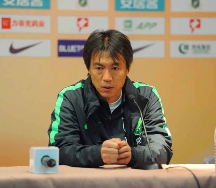 洪明甫:希望年轻球员顶住压力