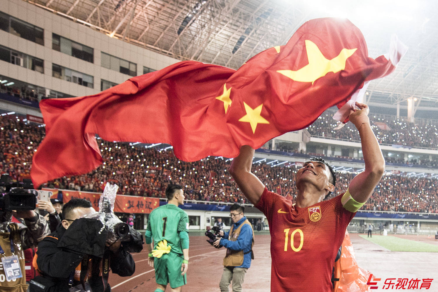 上次西安国足对叙利亚的时候,我在现场起立,并且叙利亚国家队