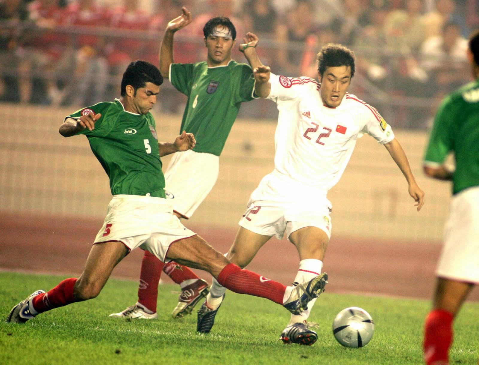 2004年亚洲杯半决赛中国vs伊朗全场集锦,郑智