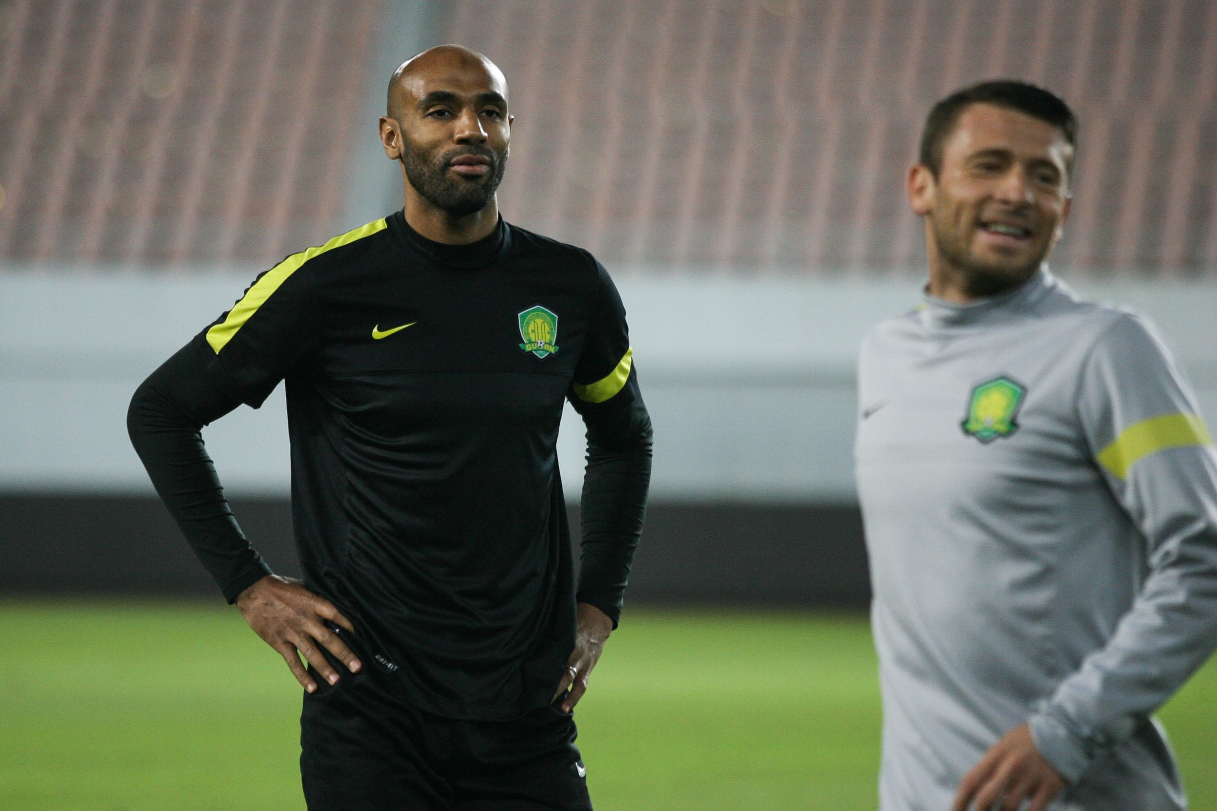 助阵!卡努特和马季奇观战国安