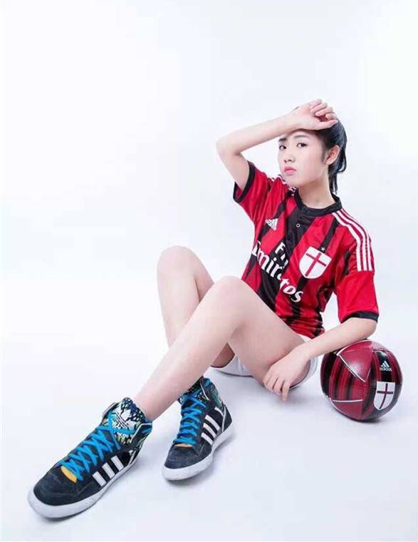 延续经典,米兰新球衣谍照流出 — ac米兰|懂球帝