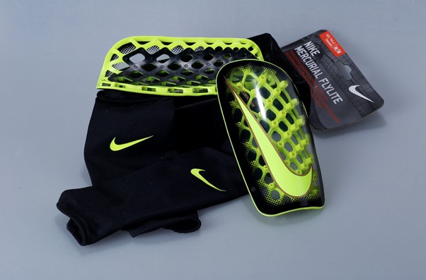 实战利器——nike mercurial刺客系列护腿板详解