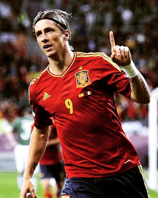 2002-03赛季,托雷斯从默默无闻走向家喻户晓