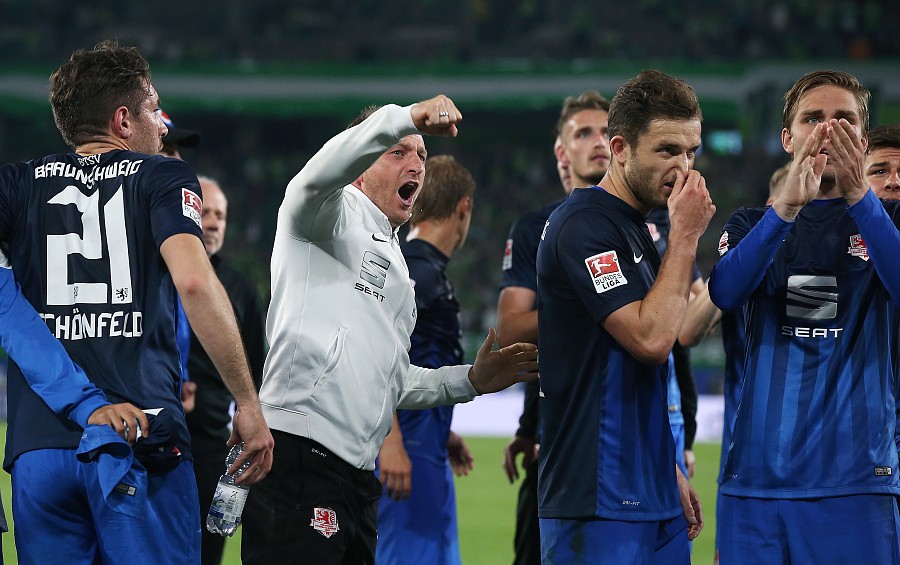 德甲升降级附加赛次回合:不伦瑞克成为第一支