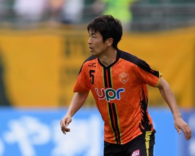 日乙赛程已过三分之一,去年的降级球队还要升