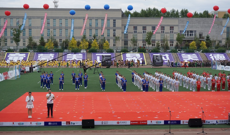 亚泰足球幼儿基地落户童晟智教 杜震宇观赛露
