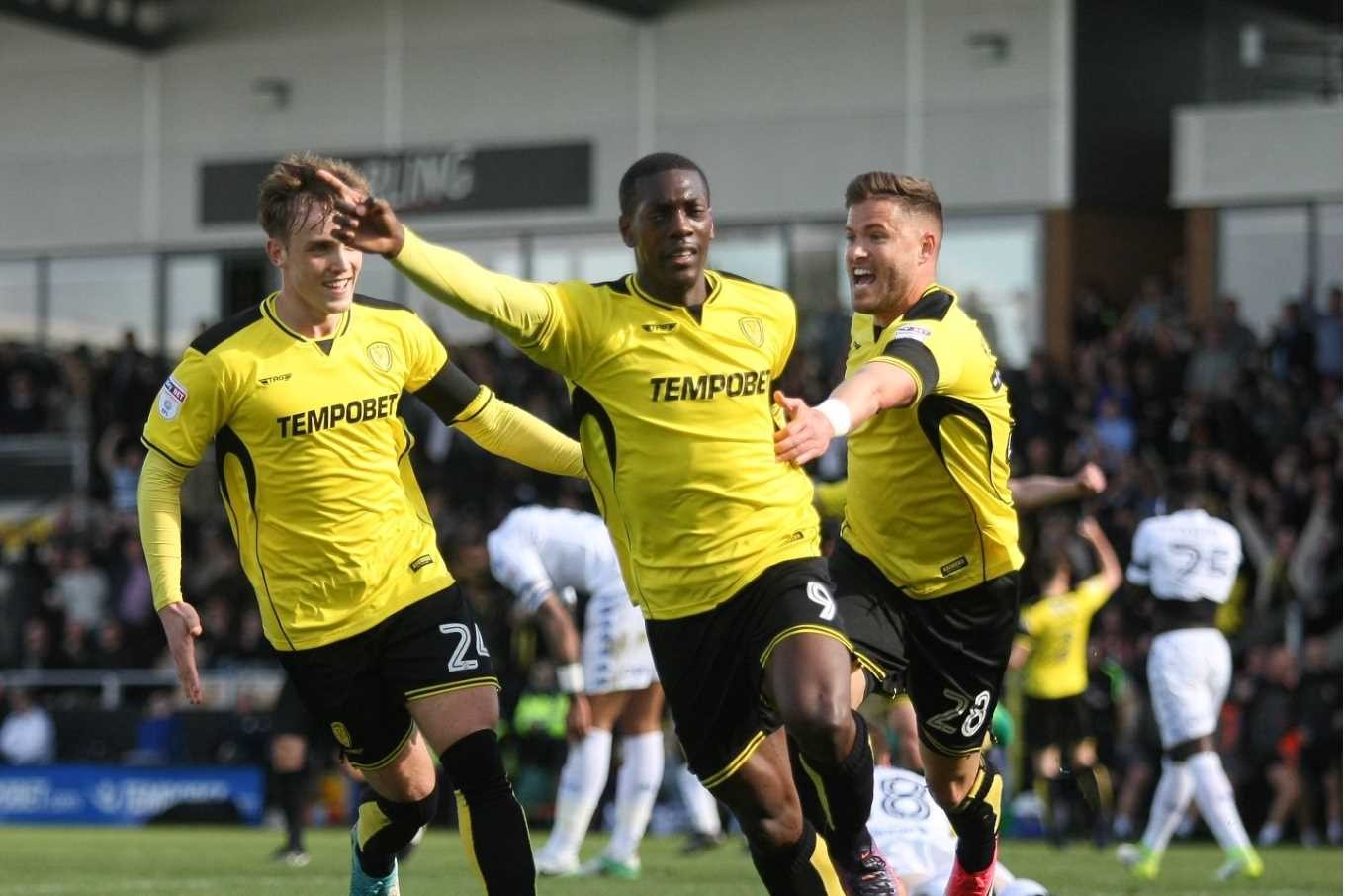 官方:伯顿与前锋索德尔续约