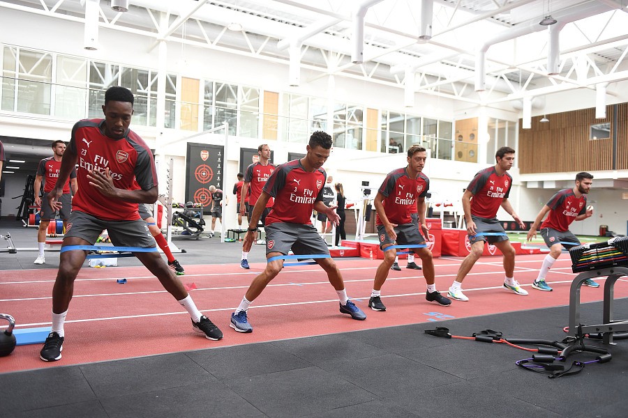 新闻正文  当地时间周二下午,阿森纳正式在科尔尼训练基地集结开始季