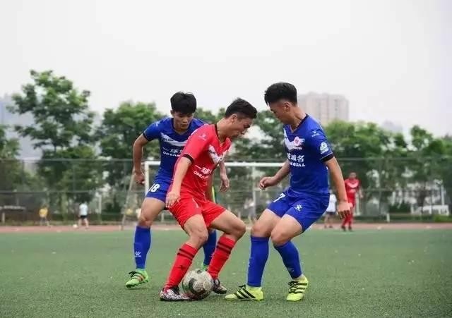 武汉体育学院卓尔足球学院成立,高校与俱乐部
