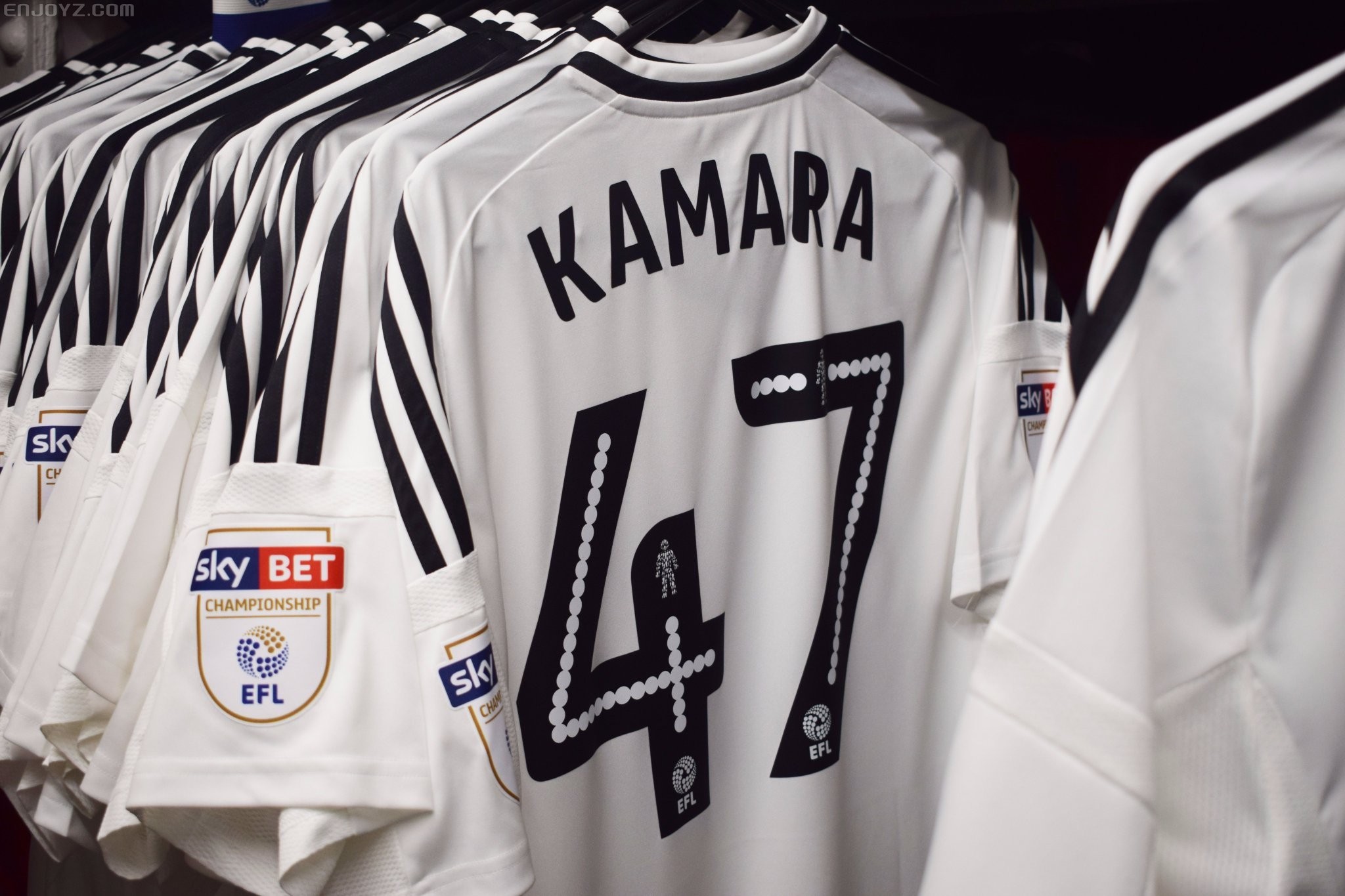 携手konami,实况足球广告登上新赛季富勒姆球衣