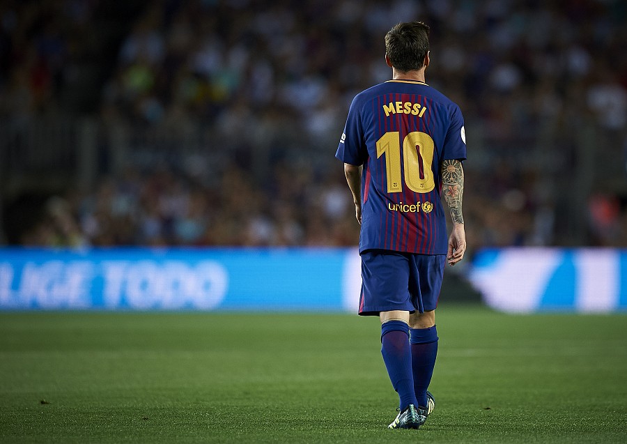 梅西身边人:他会和巴萨续约的