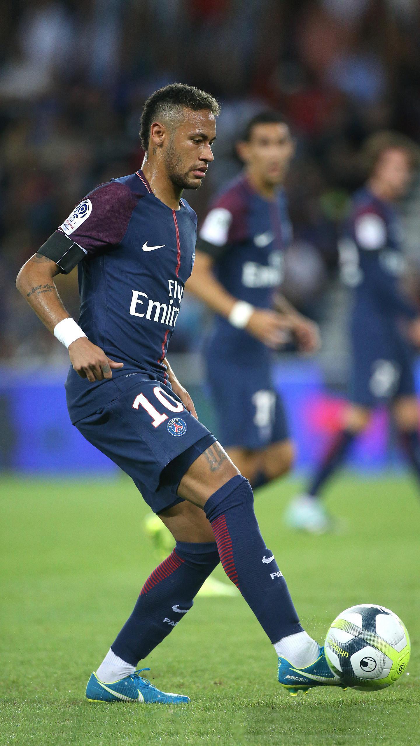 俱乐部阵容身价榜:皇马巴萨切尔西分列前三,巴黎仅排第八