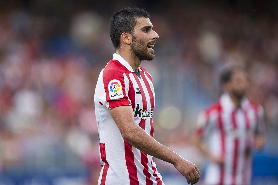 鸽子推球:鸽子夜观天象,马德里今夜"大雪"将至