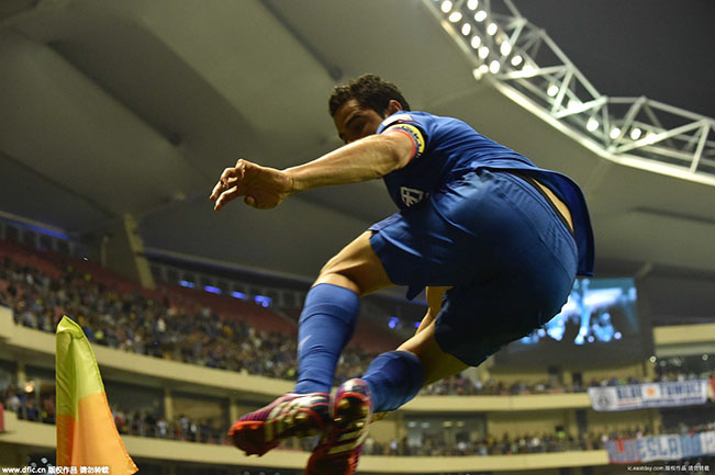 申花3-1富力取近七轮首胜,瓜林超远世界波,莫雷诺1v4破门