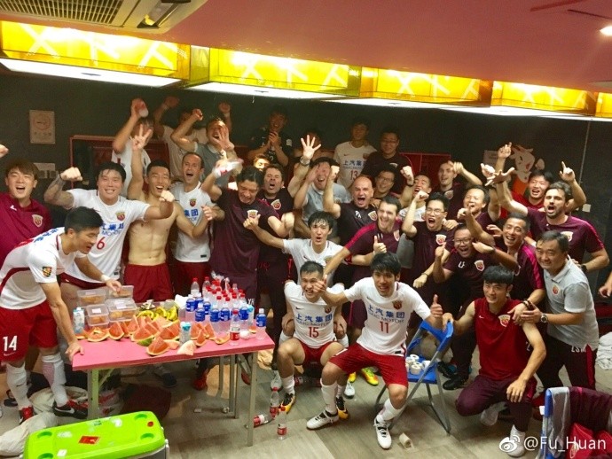 晋级决赛,上港众将微博齐感慨 - 上海上港|于海