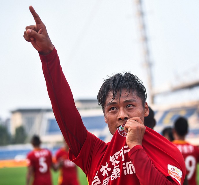 杜震宇禁区内低射破门,3-1 — 长春亚泰|江苏苏宁易购|伊哈洛|杜震宇