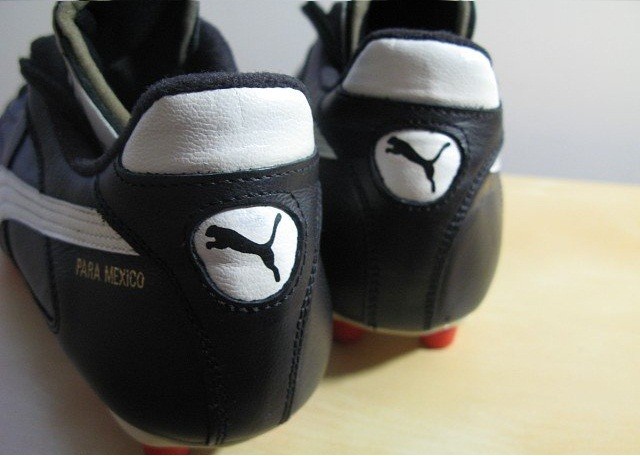 日本足球领先中国多少年,看看日系最强足球鞋