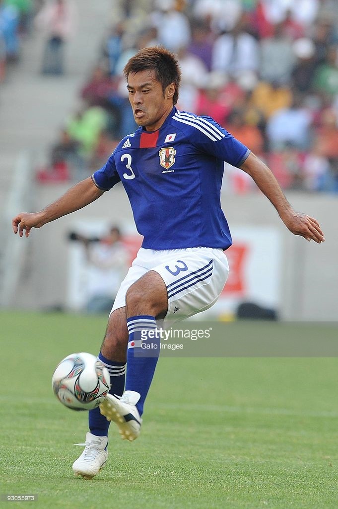 日本足球领先中国多少年,看看日系最强足球鞋
