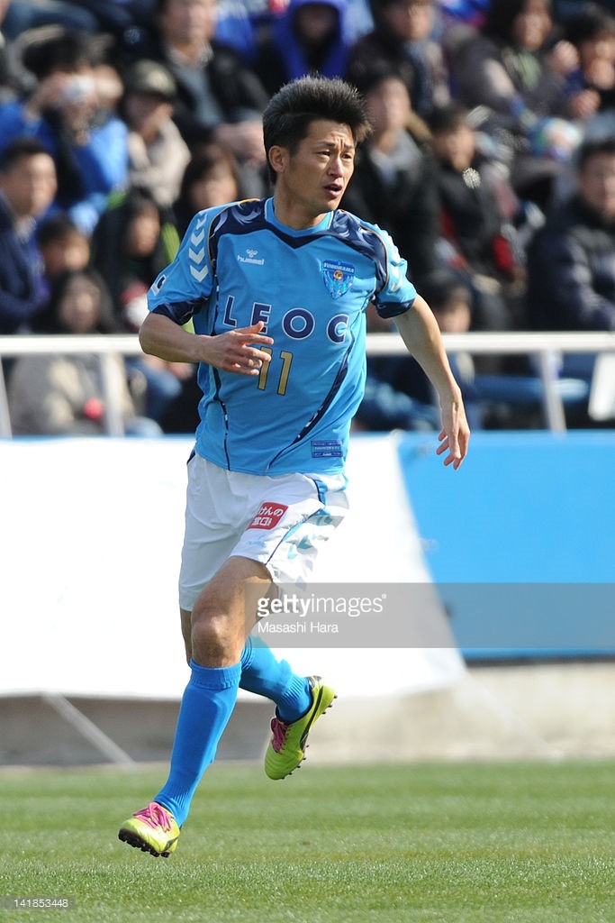 日本足球领先中国多少年,看看日系最强足球鞋