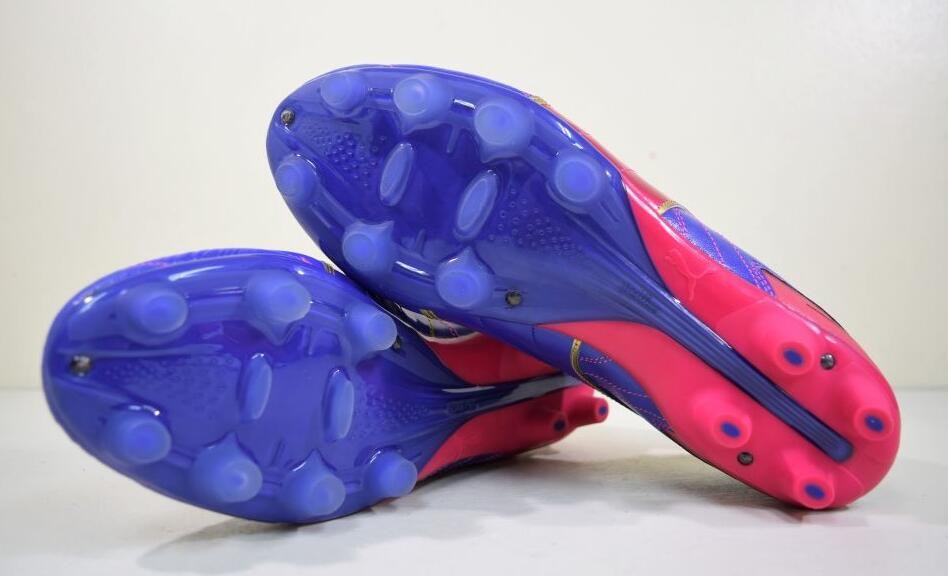 日本足球领先中国多少年,看看日系最强足球鞋