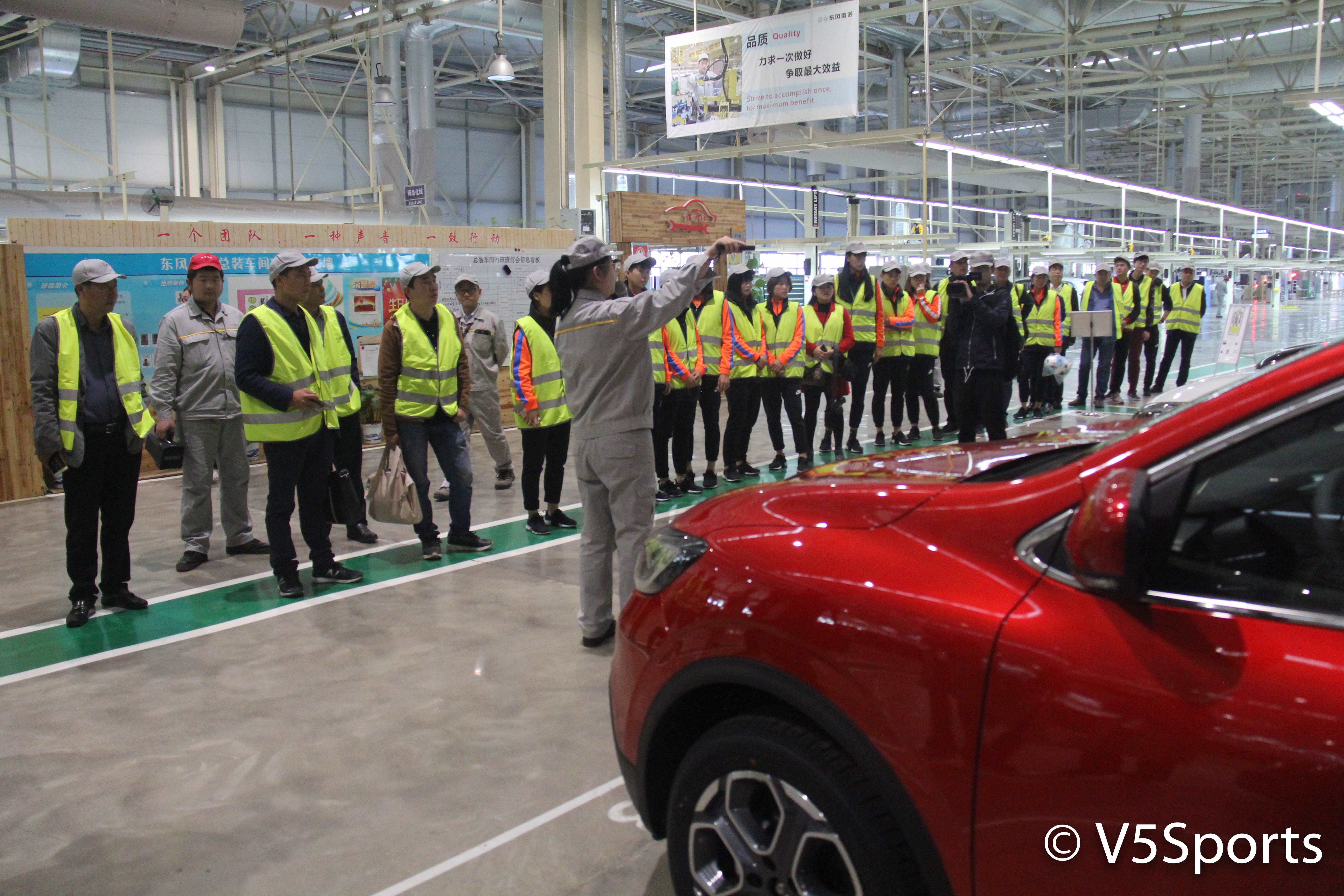 中国女足巅峰之战前夕 武汉姑娘率先打疯狂Ca