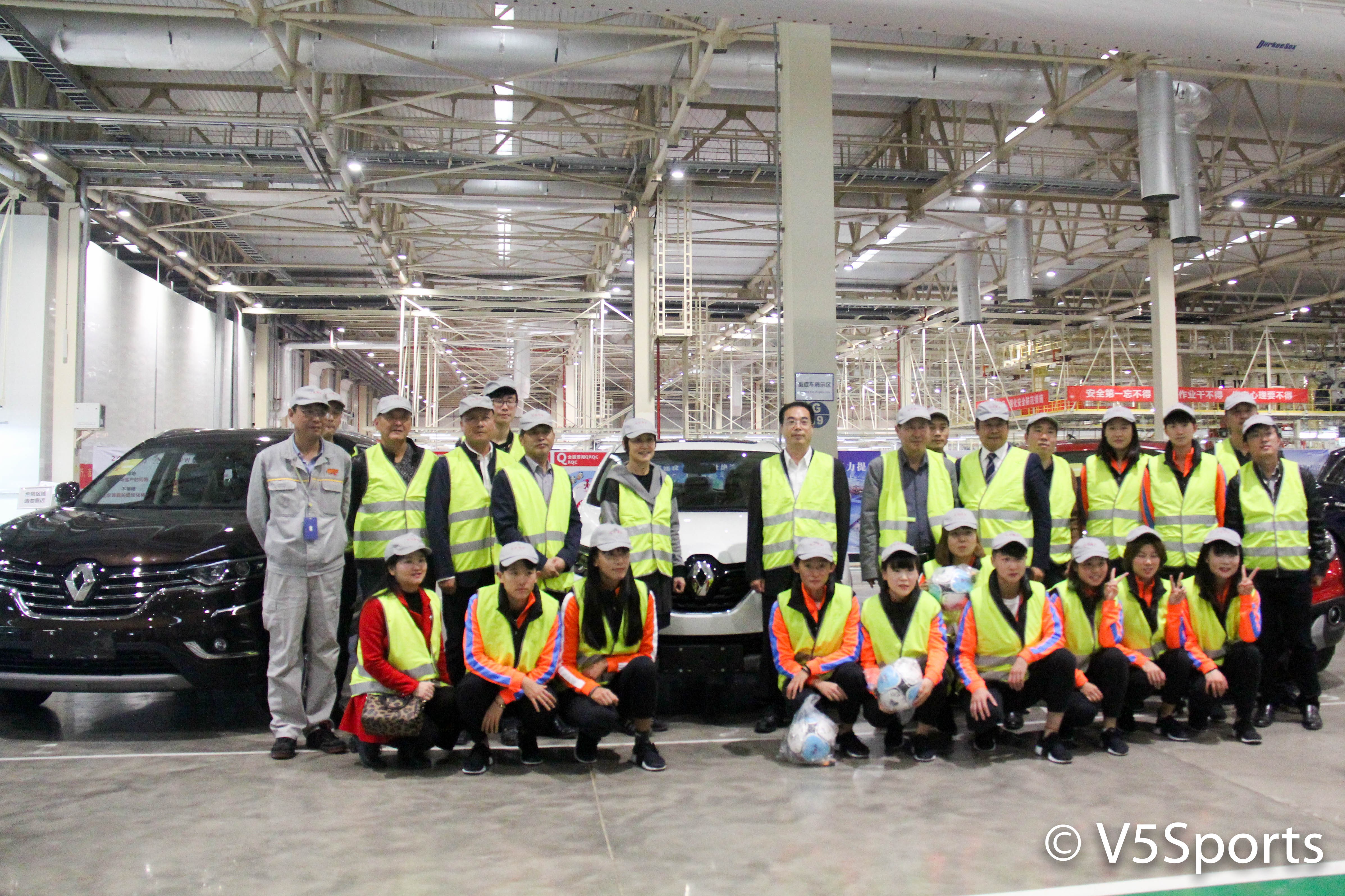 中国女足巅峰之战前夕 武汉姑娘率先打疯狂Ca