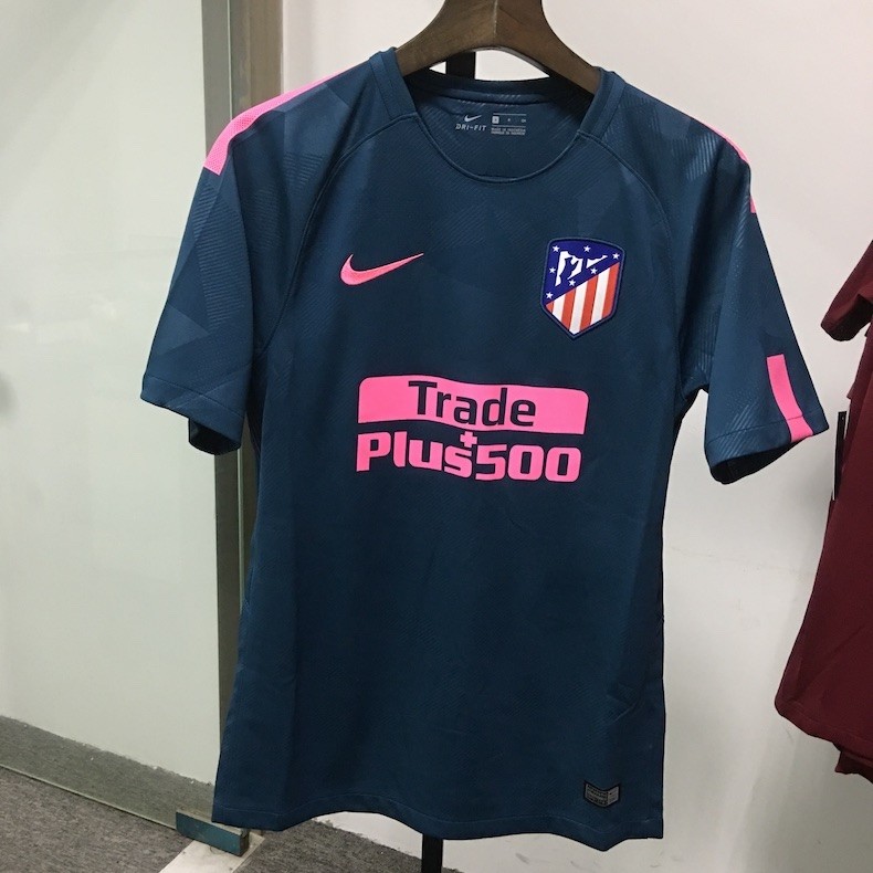 惊艳骚粉,马德里竞技17-18赛季第三球衣实物实