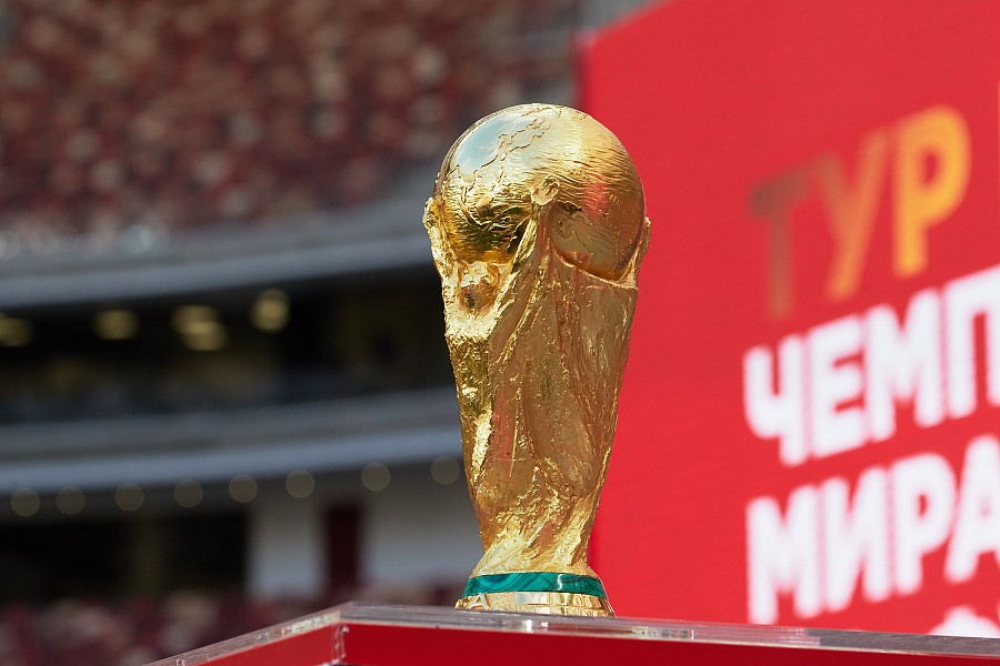 成都商报:里皮透露足协会申办2030世界杯 - 中