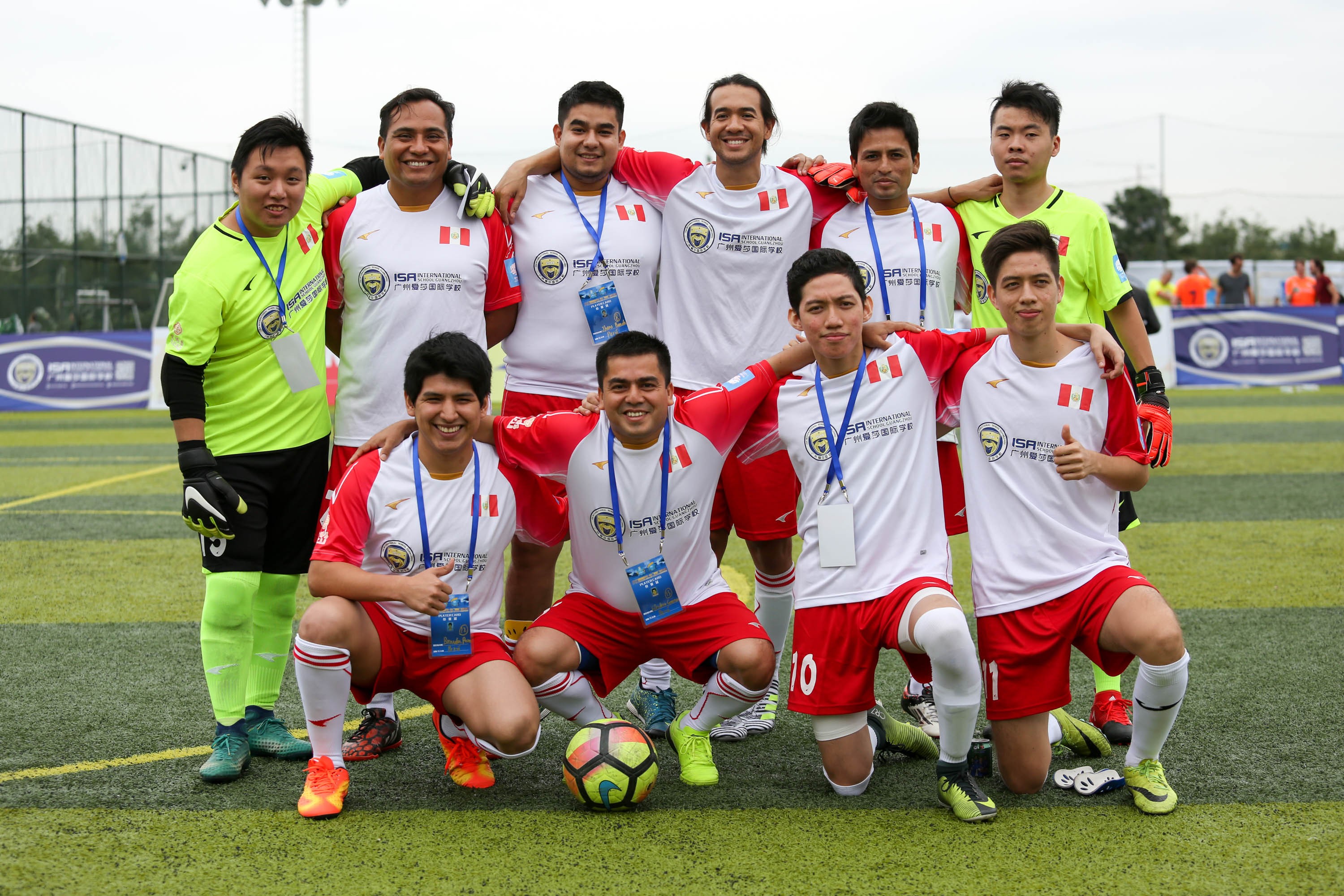 杯16强全部出炉,意大利队终圆出线梦 - 广州富