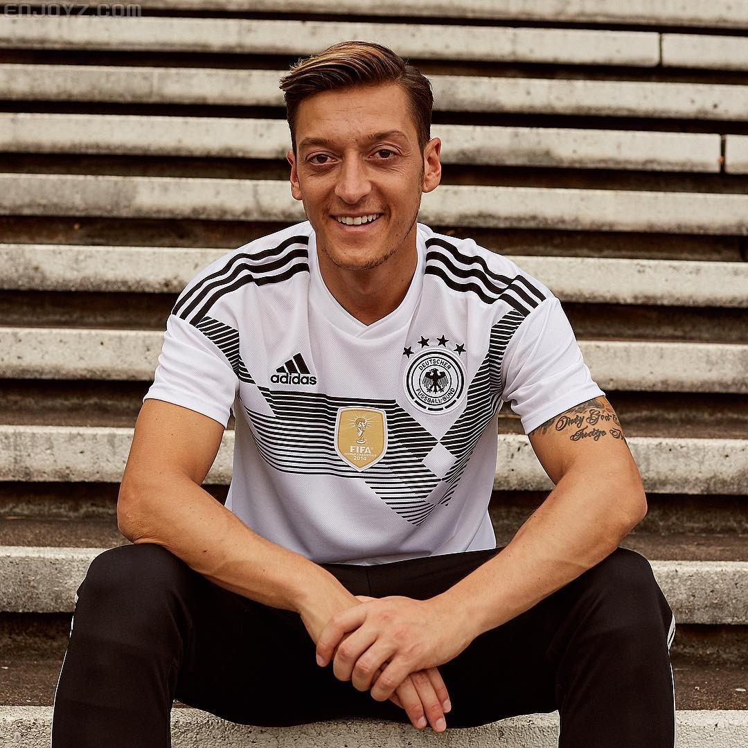球衣赏析:德国国家队2018主场球员版球衣