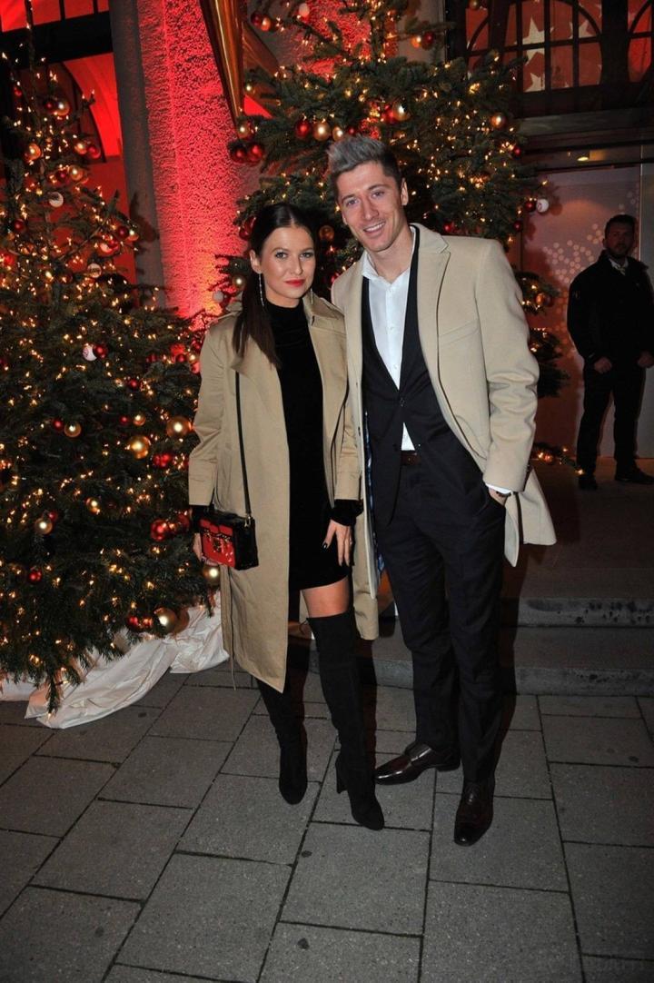 莱万与妻子安娜