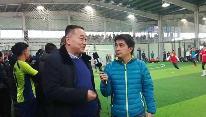新疆天山雪豹梯队选拔,300多名足球少年绿茵逐