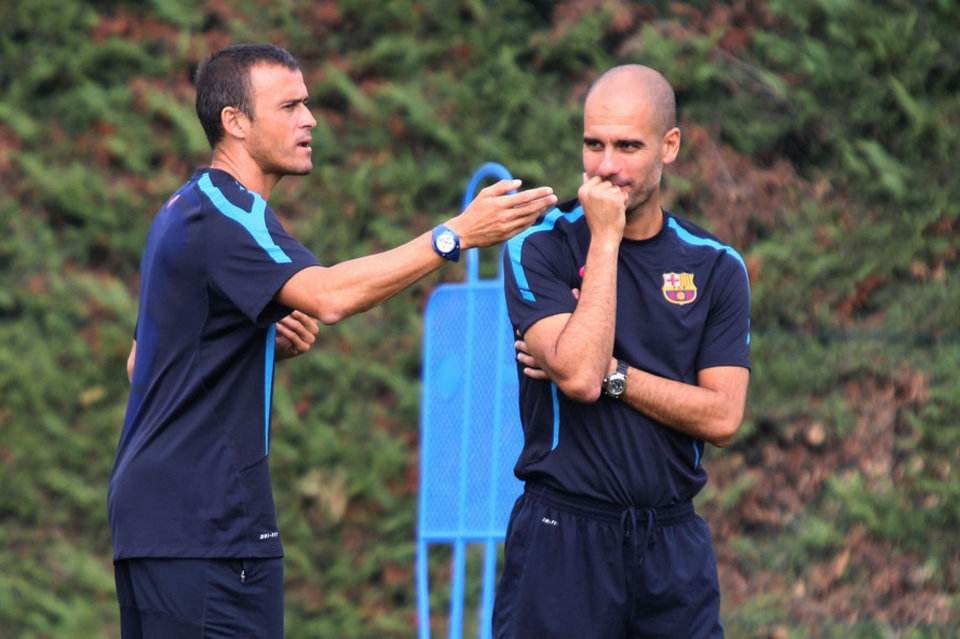 鲁能青训-One piece-克鲁伊夫转身,留下一座宝