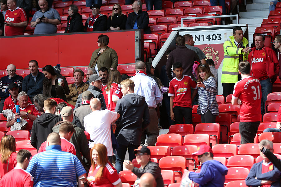 球迷支持赛季无效|C罗感谢曼联球迷将此解读为他不会离队的信息