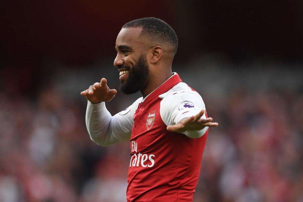 FM2018战术板:3中卫体系的变阵,4321剑型奇阵