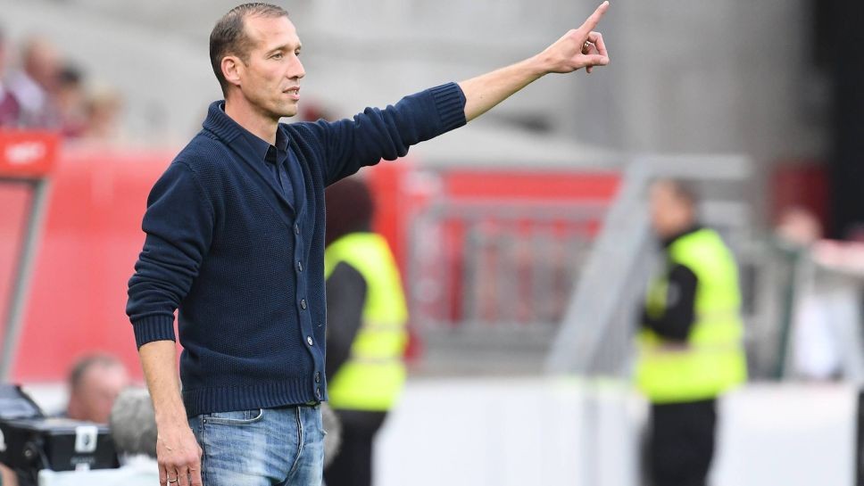 凯泽斯劳滕主帅突发急病,德乙比赛半场取消