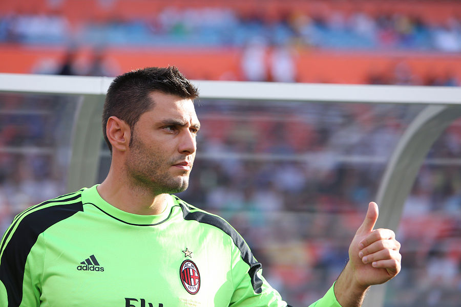 阿梅利亚:布冯在门将世界单独一档,其他人从第三名开始排起