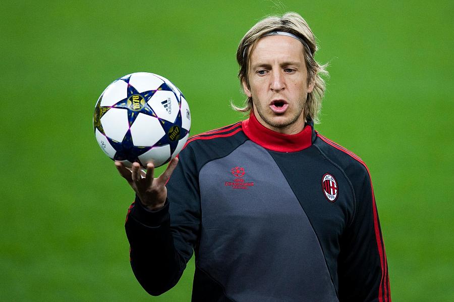 接受意大利天空体育采访时,ac米兰名宿安布罗西尼对加图索在红黑军团