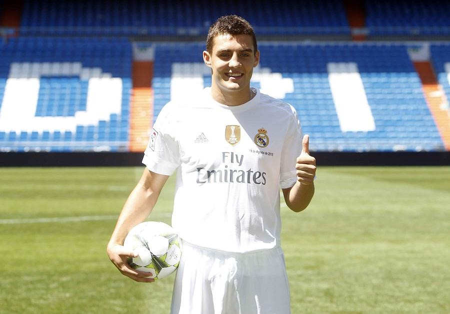 盘点24岁甲戌狗年最佳阵容:未来的球王就在这里 — 伯纳多-席尔瓦|科