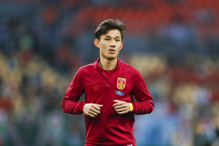 图集:国足,威尔士进行赛前热身,贝尔,曾诚帅气亮相