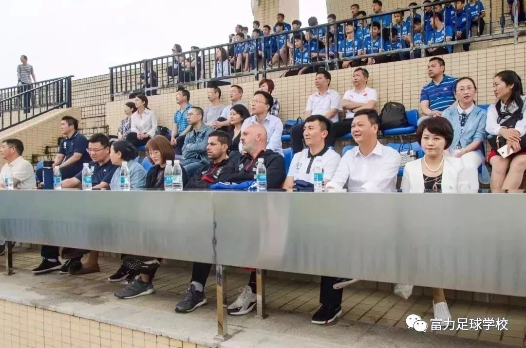 成就万人蓝海梦| 富力足球学校湖南分校正式