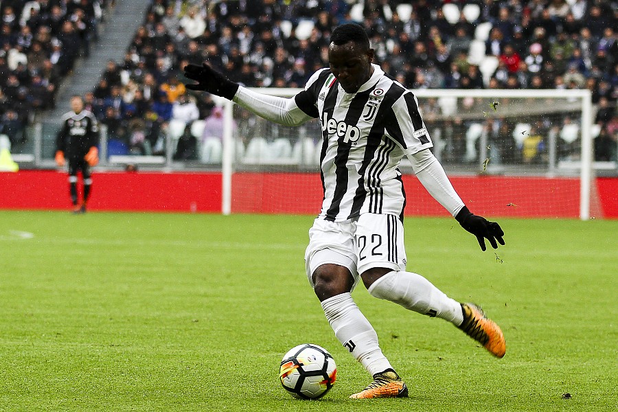 但来自《罗马体育报》的最新消息指出ac米兰也对这名加纳国脚很感兴趣