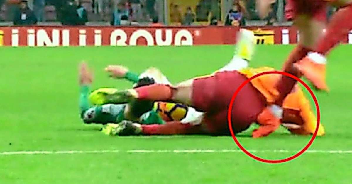 鞋底易开胶?耐克Mercurial 360足球鞋再曝问题