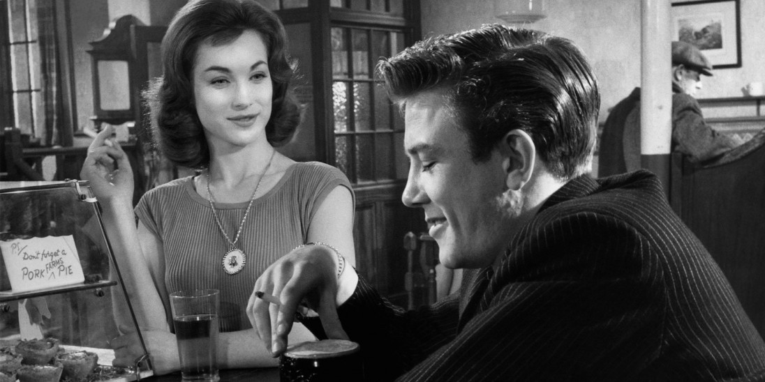 足球是有阳刚气概的运动,女性应该扮演怎样的角色?