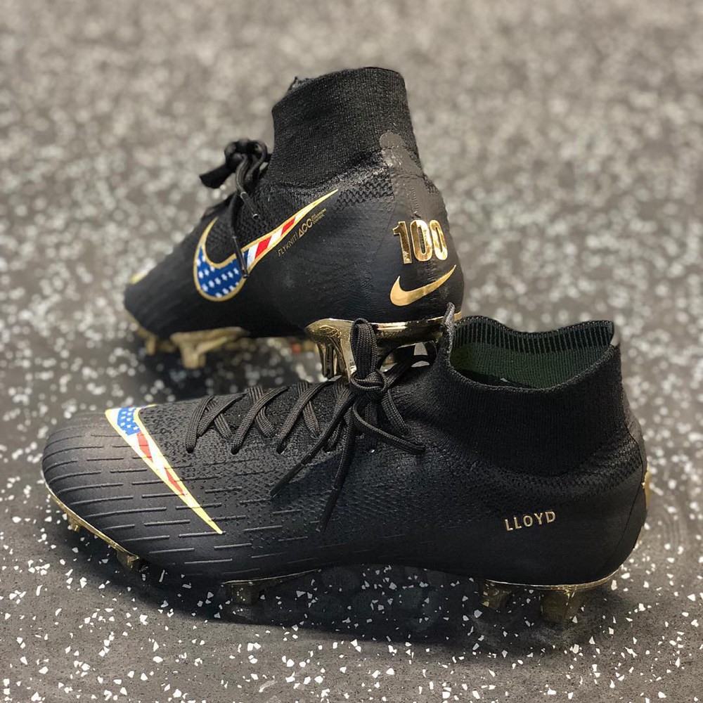 耐克为卡莉-劳埃德推出国家队百球纪念战靴